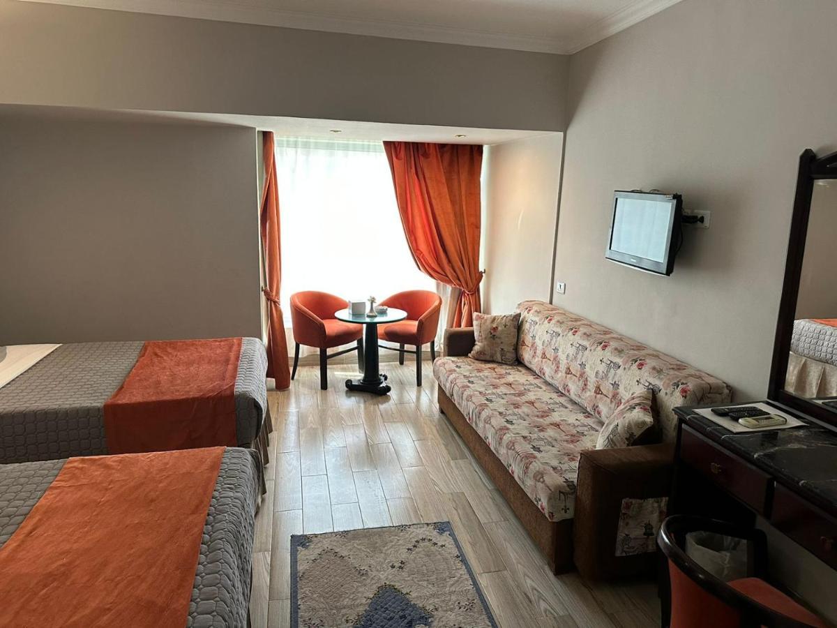 Superior Triple City View Room